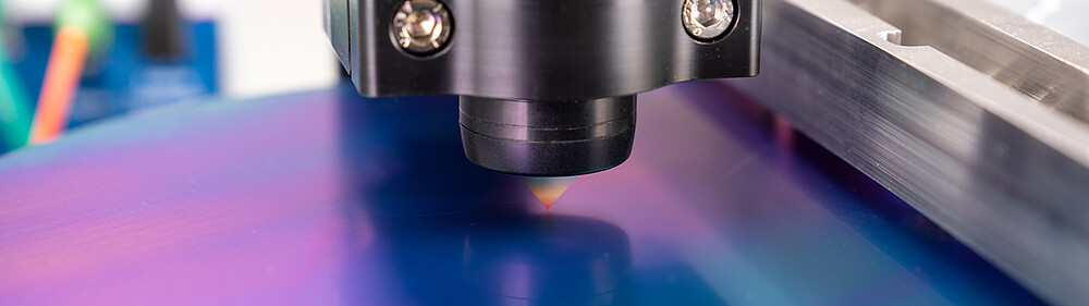 Confocal sensors for vacuum applications